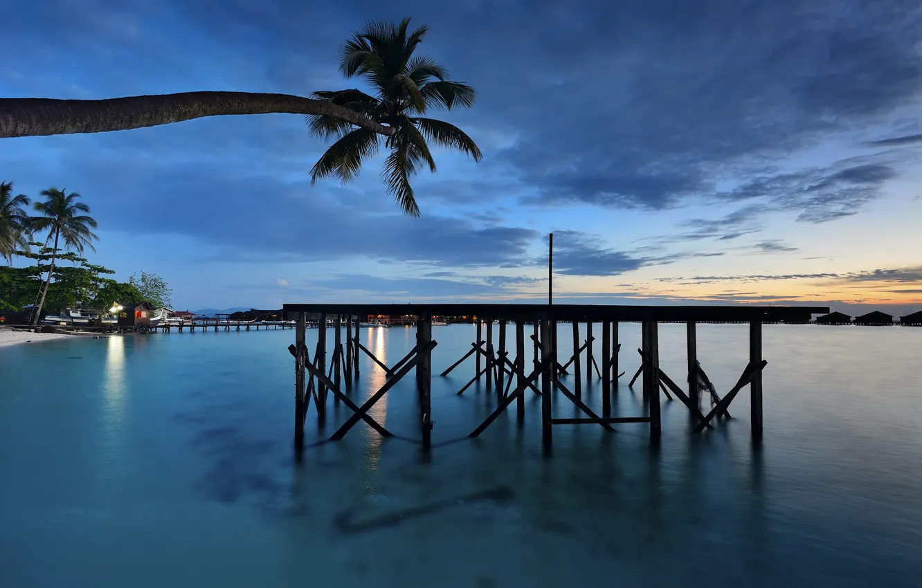 Фото обои море, пальма, вечер, бунгало, платформа