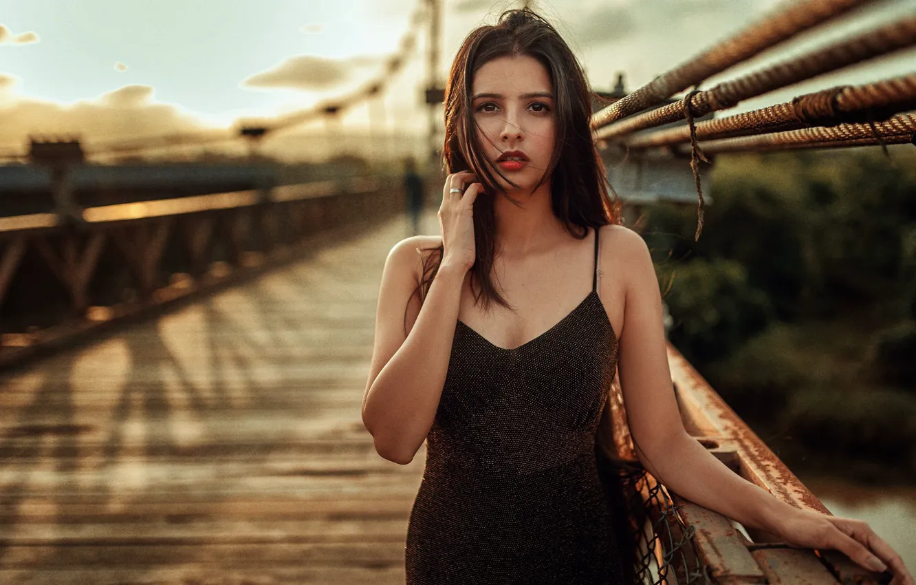 Фото обои girl, photo, photographer, model, bokeh, brunette, portrait, depth of field