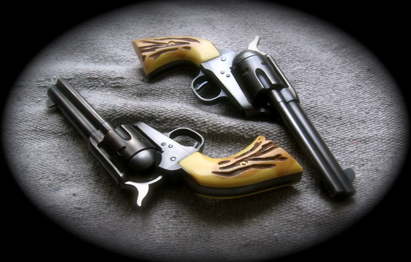 Фото обои револьвер, 2 штуки, Revolver, Colt Peacemaker