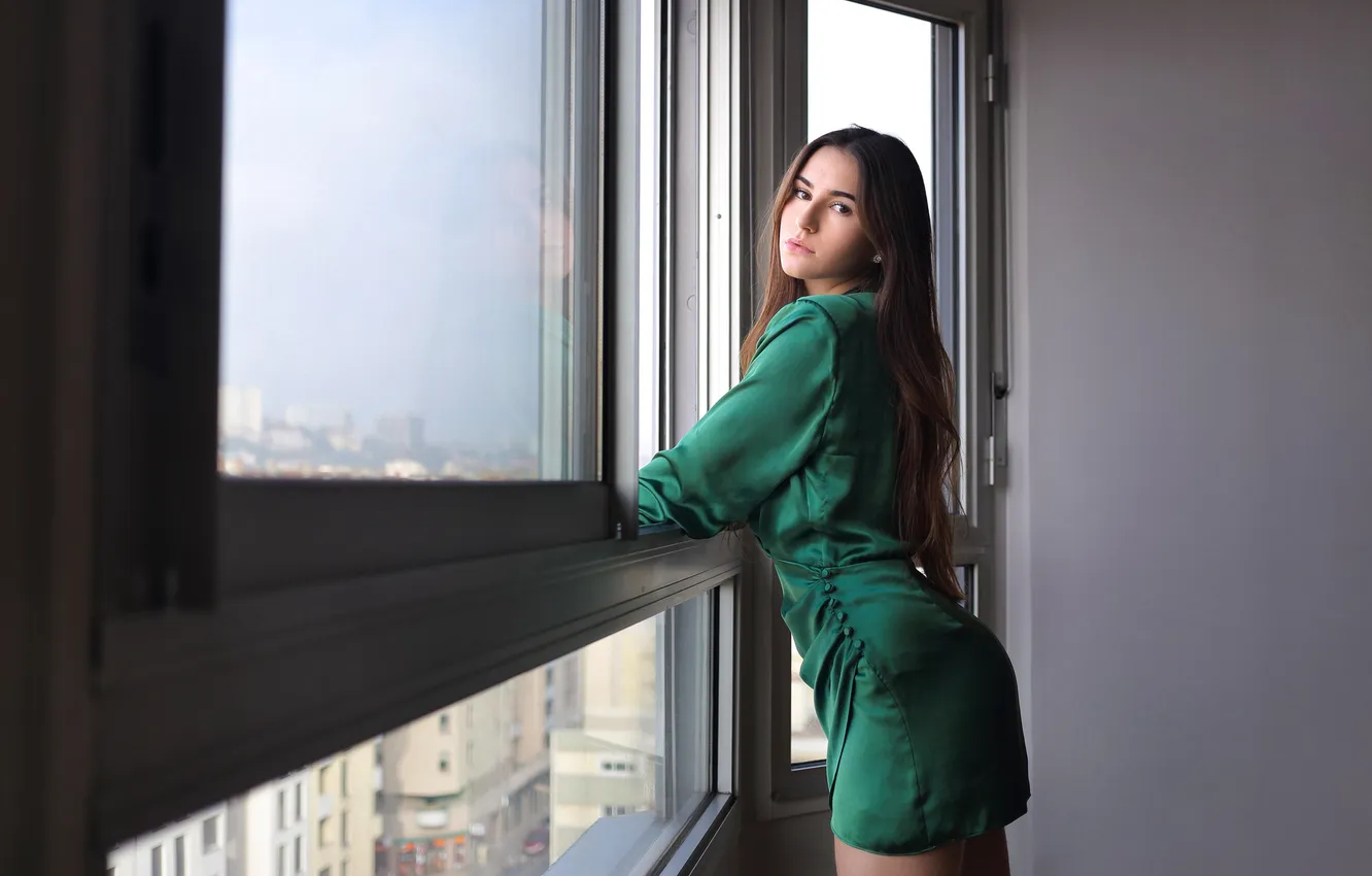 Фото обои взгляд, девушка, поза, платье, у окна