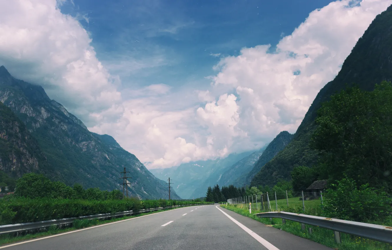 Фото обои дорога, небо, облака, горы, трасса, шоссе