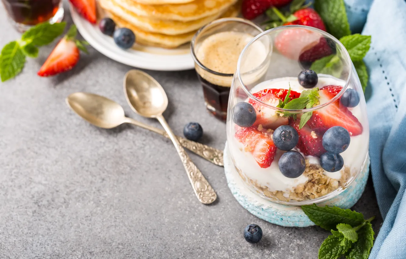 Фото обои ягоды, завтрак, блины, мюсли, йогурт, Iryna Melnyk