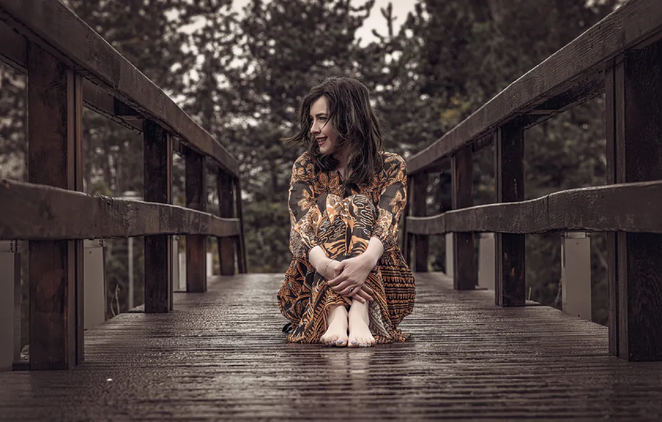 Фото обои взгляд, девушка, мост, природа, поза, дождь, Emil Topalov