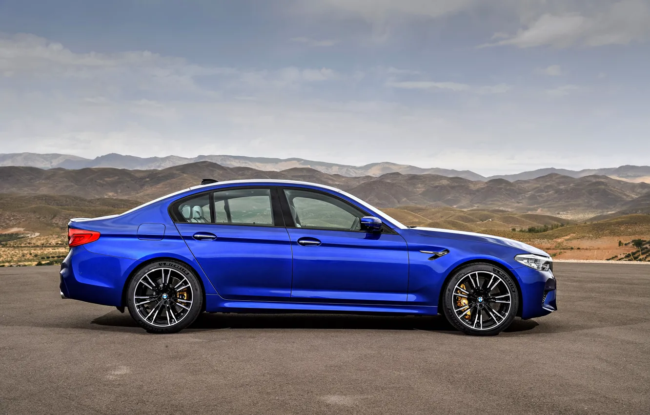 Фото обои синий, BMW, профиль, седан, BMW M5, четырёхдверный, 2017, M5