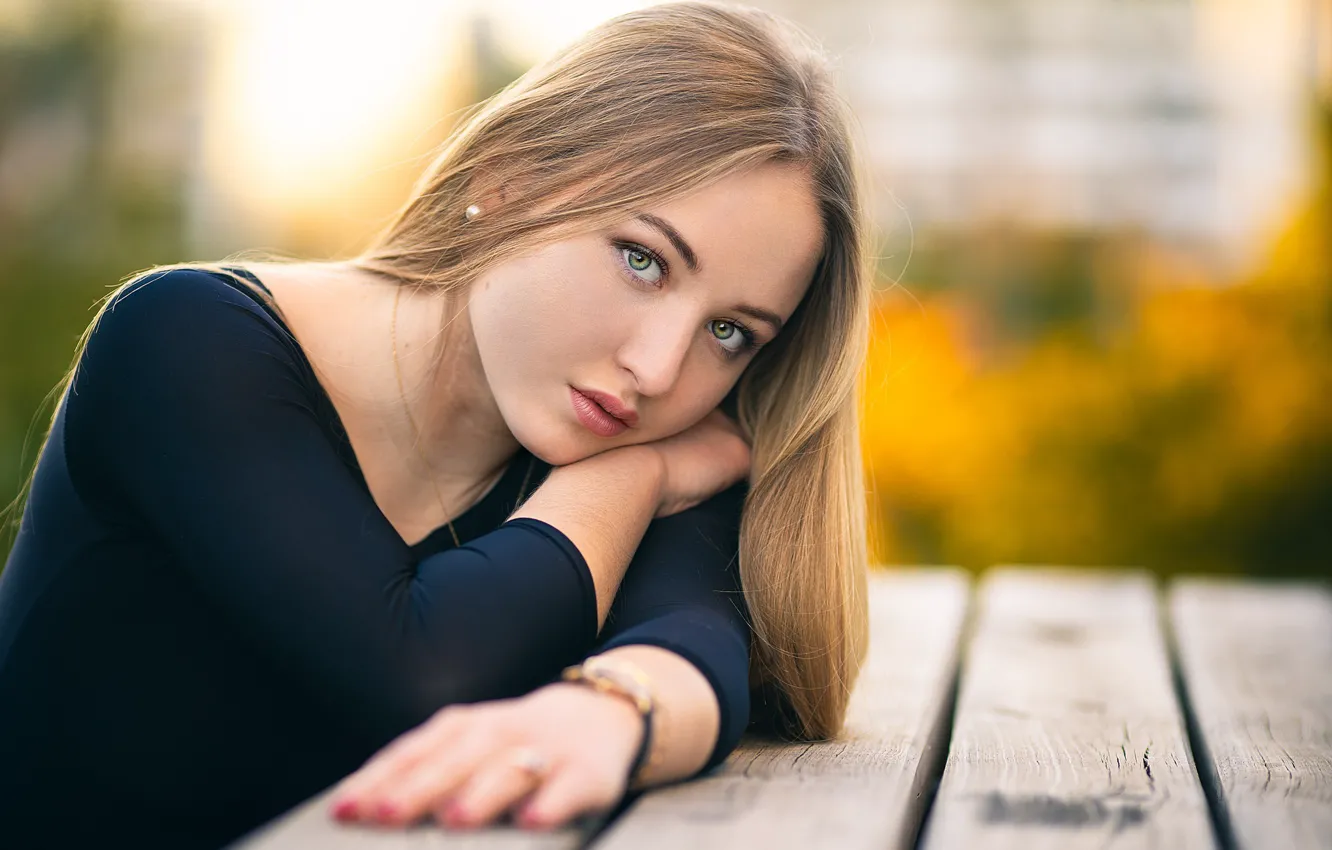 Фото обои взгляд, девушка, волосы, портрет, боке