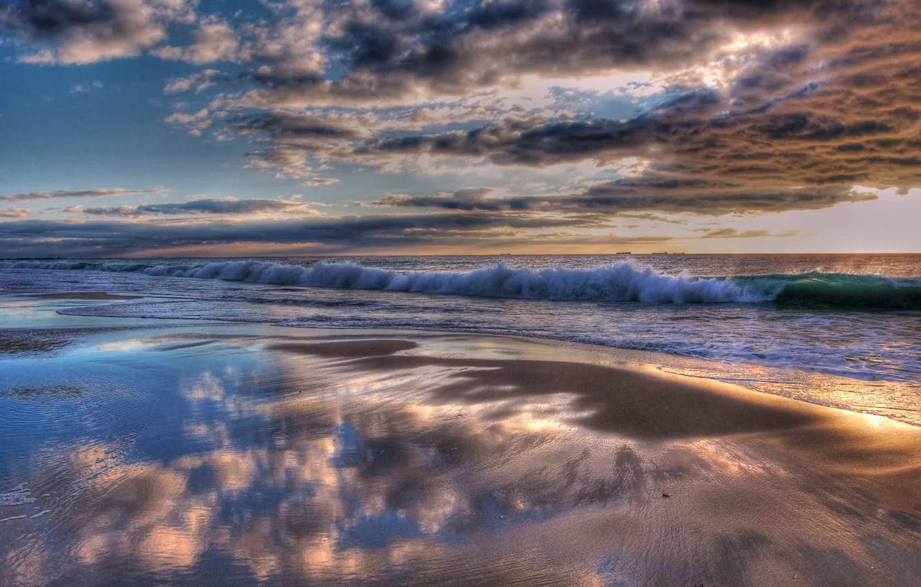 Фото обои волны, вода, облака, закат, тучи, берег, индийский океан