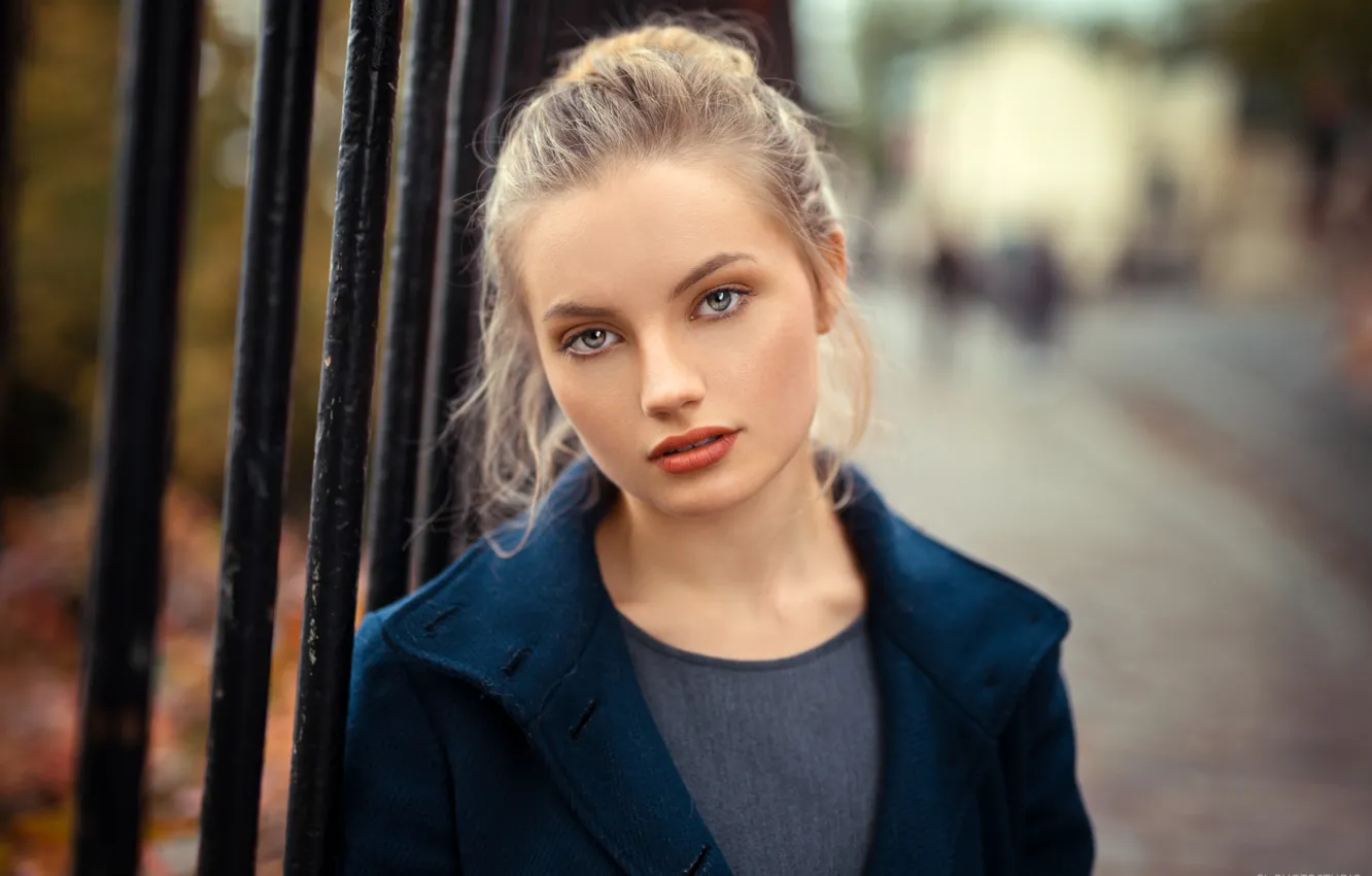 Фото обои girl, green eyes, photo, photographer, model, beauty, lips, face