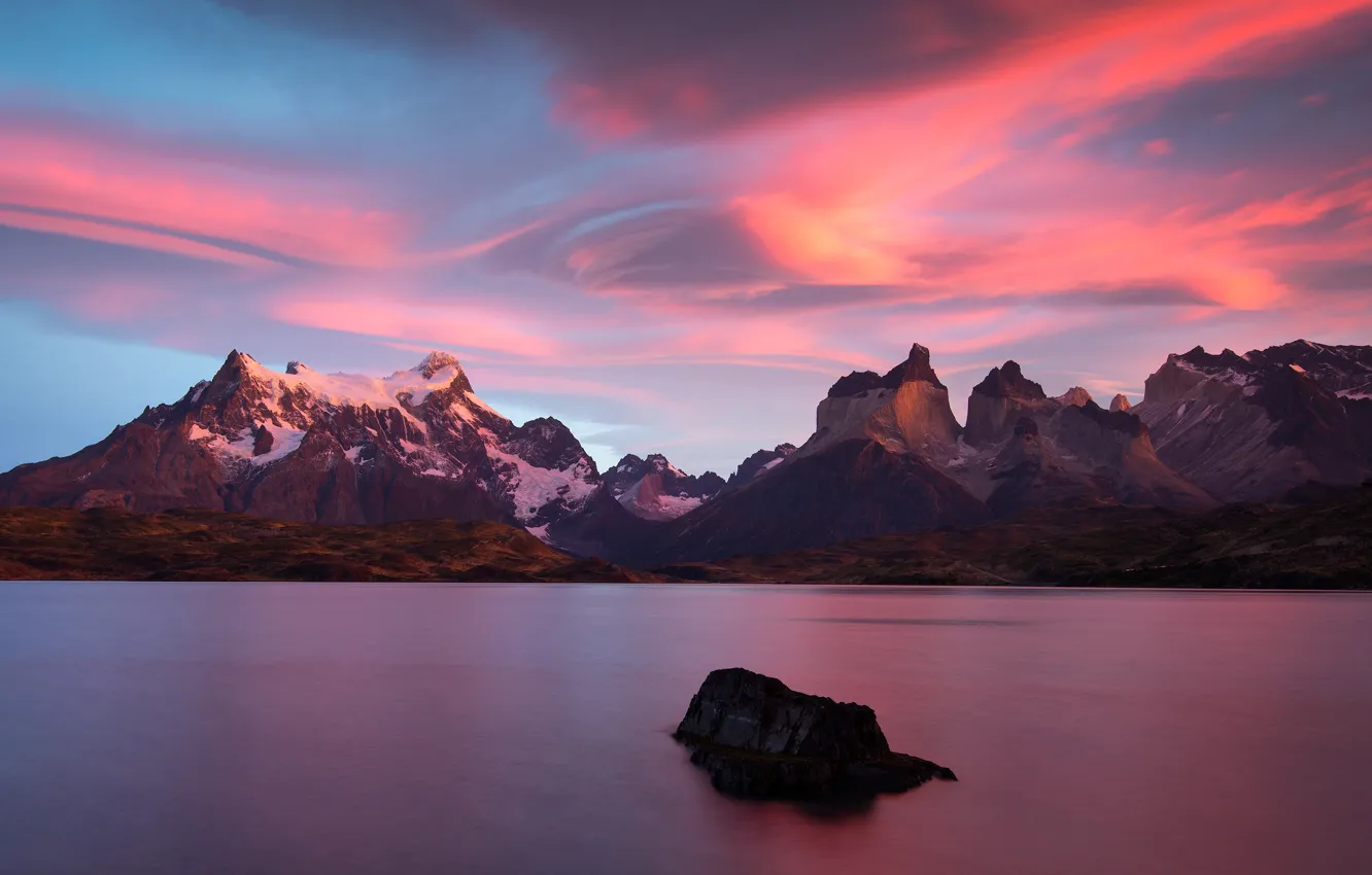 Фото обои небо, горы, природа, камень, вершины, вечер, водоем, Чили