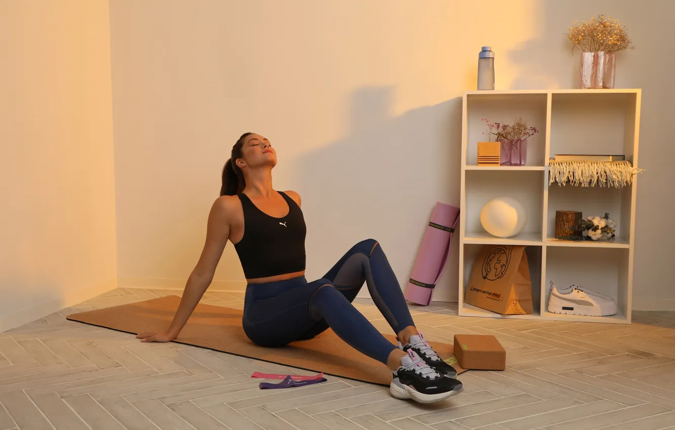 Фото обои gym, leggings, buttock, woman fitness, activewear, woman exercises, woman streching, woman workout