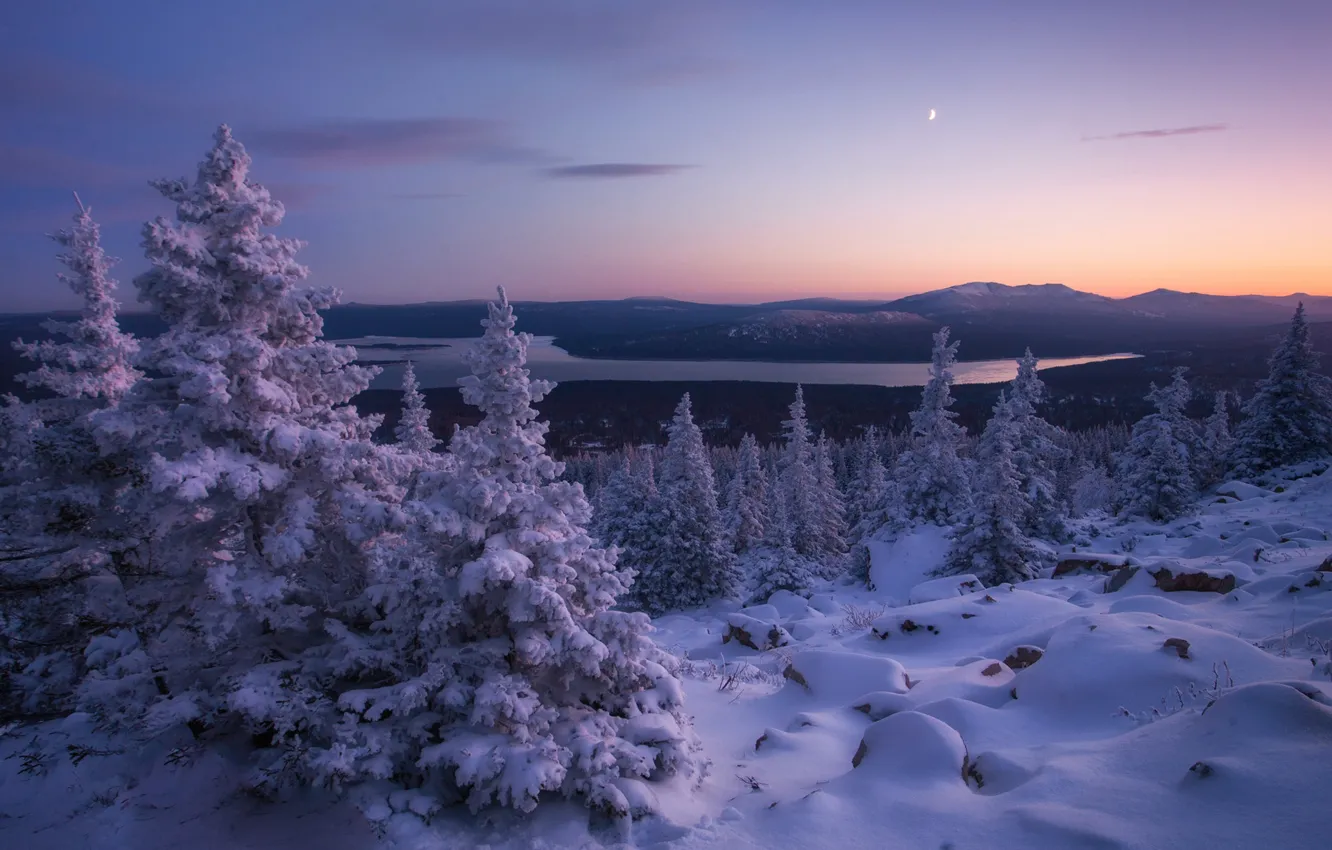 Фото обои снег, деревья, горы, озеро, ели, Россия, Южный Урал, Челябинская область
