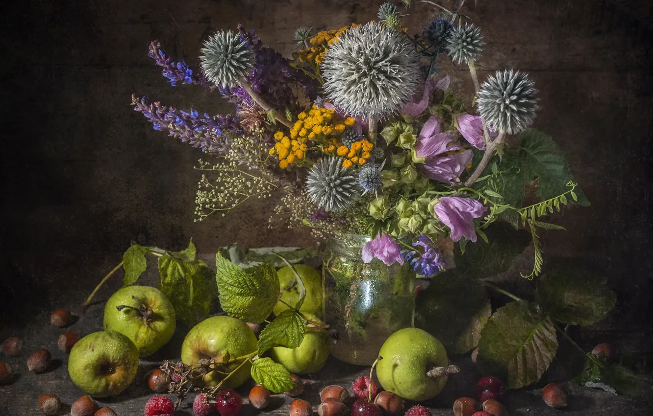 Фото обои цветы, ягоды, яблоки, букет, банка, орехи, натюрморт, травы