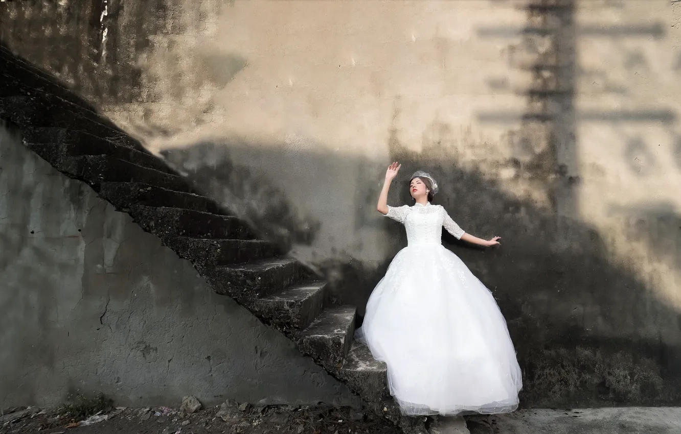 Фото обои девушка, жизнь, стена, лестница, ступени, невеста