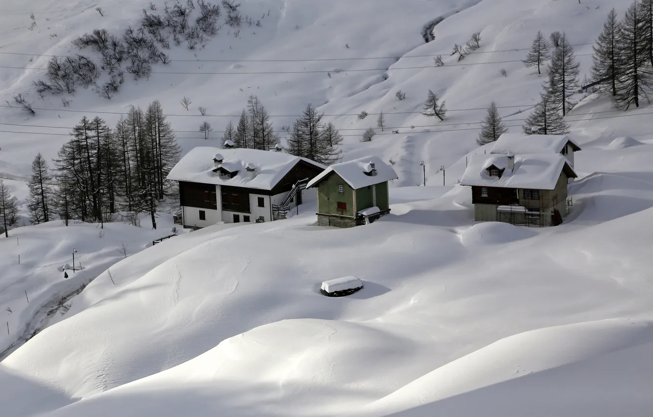 Фото обои зима, снег, горы, дом, склон