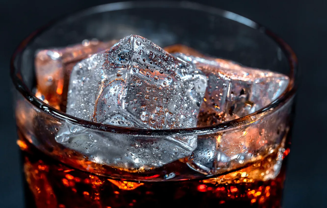 Фото обои макро, лёд, кубик, напиток, кола