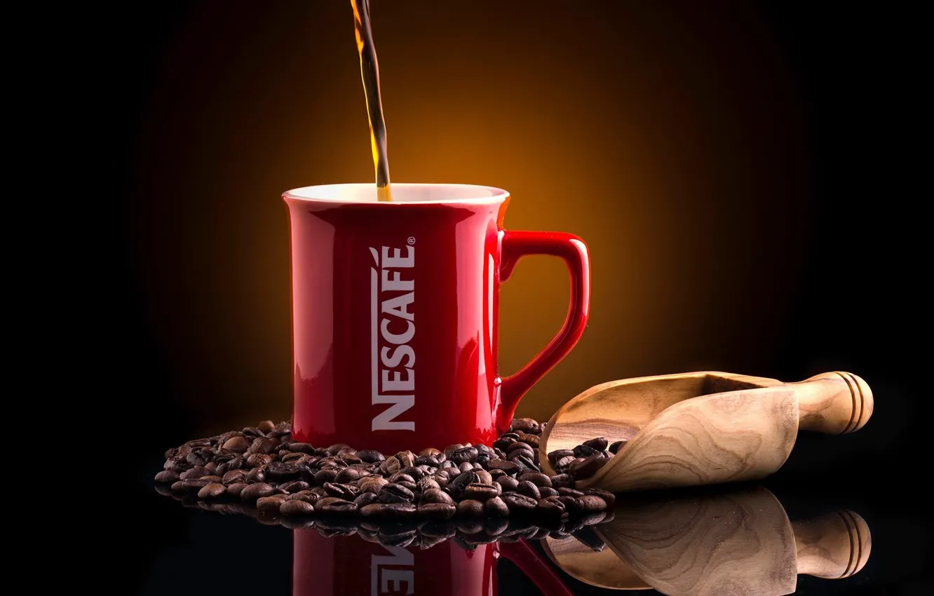 Фото обои отражение, фон, кофе, кружка, кофейные зёрна, совок, Nescafé