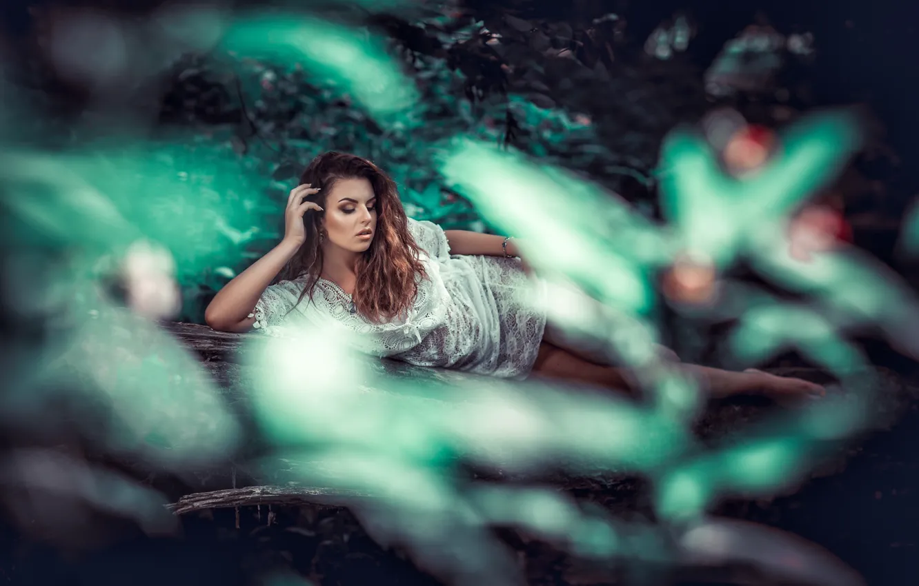 Фото обои зелень, поза, модель, платье, FotoMėgėjas, Iveta Danieliūtė