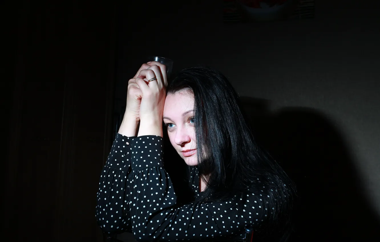 Фото обои задумчивость, стакан, одиночество