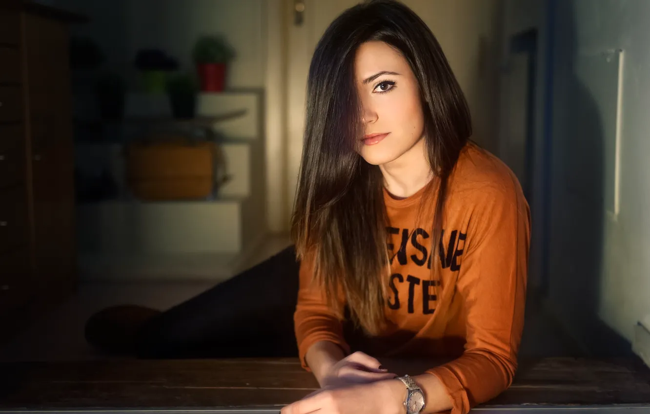 Фото обои девушка, свет, фото, часы, портрет, Raquel Cendal, by Carlos Tejeda