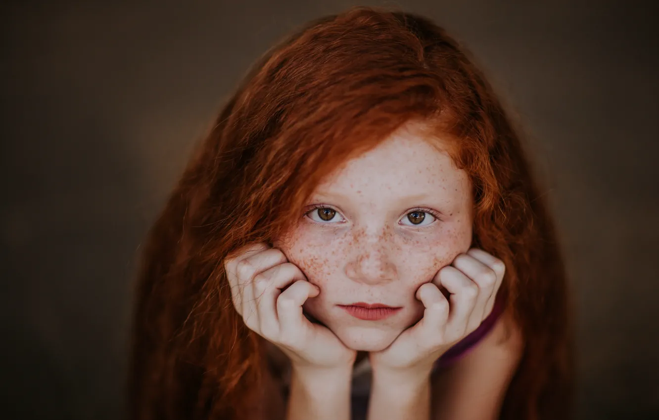 Фото обои портрет, веснушки, рыжие волосы, red hair, brown eyes, карие глаза, beautiful girl, красивая девочка
