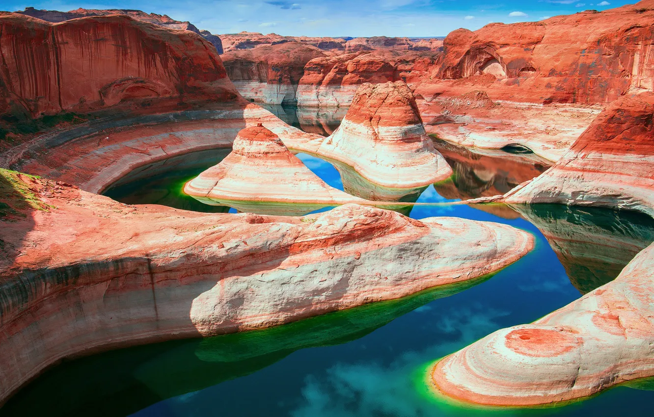 Фото обои горы, отражение, полосы, синева, скалы, склоны, цвет, водоем