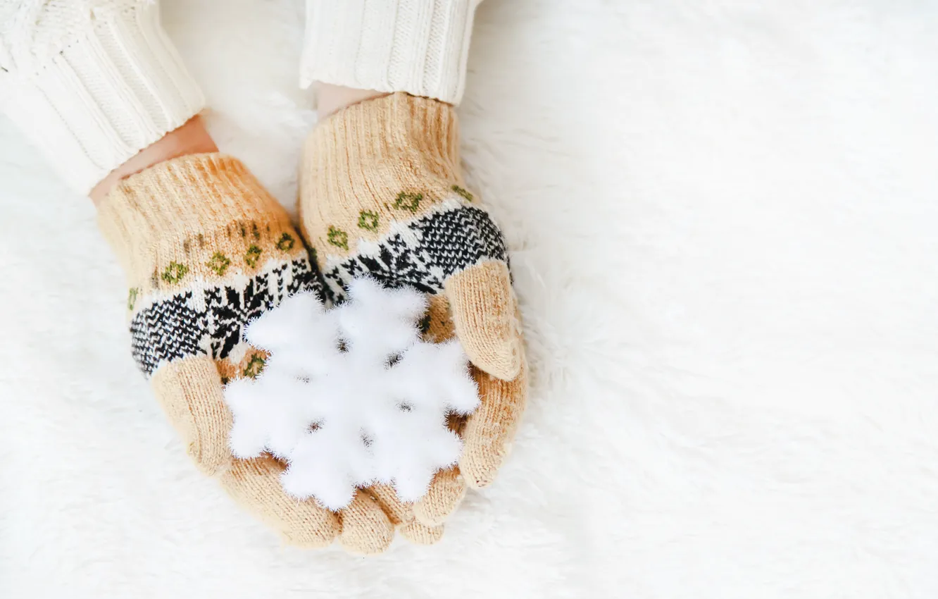 Фото обои зима, снег, love, снежинка, winter, варежки, snow, hands