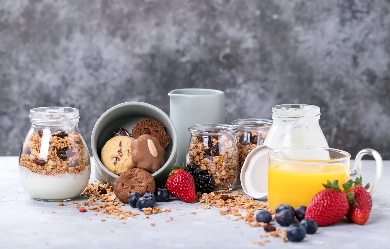 Фото обои ягоды, завтрак, печенье, сок, йогурт, гранола, Roman Dbree