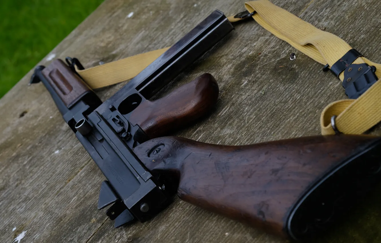Фото обои оружие, ремень, Пистолет-пулемёт, Томпсона