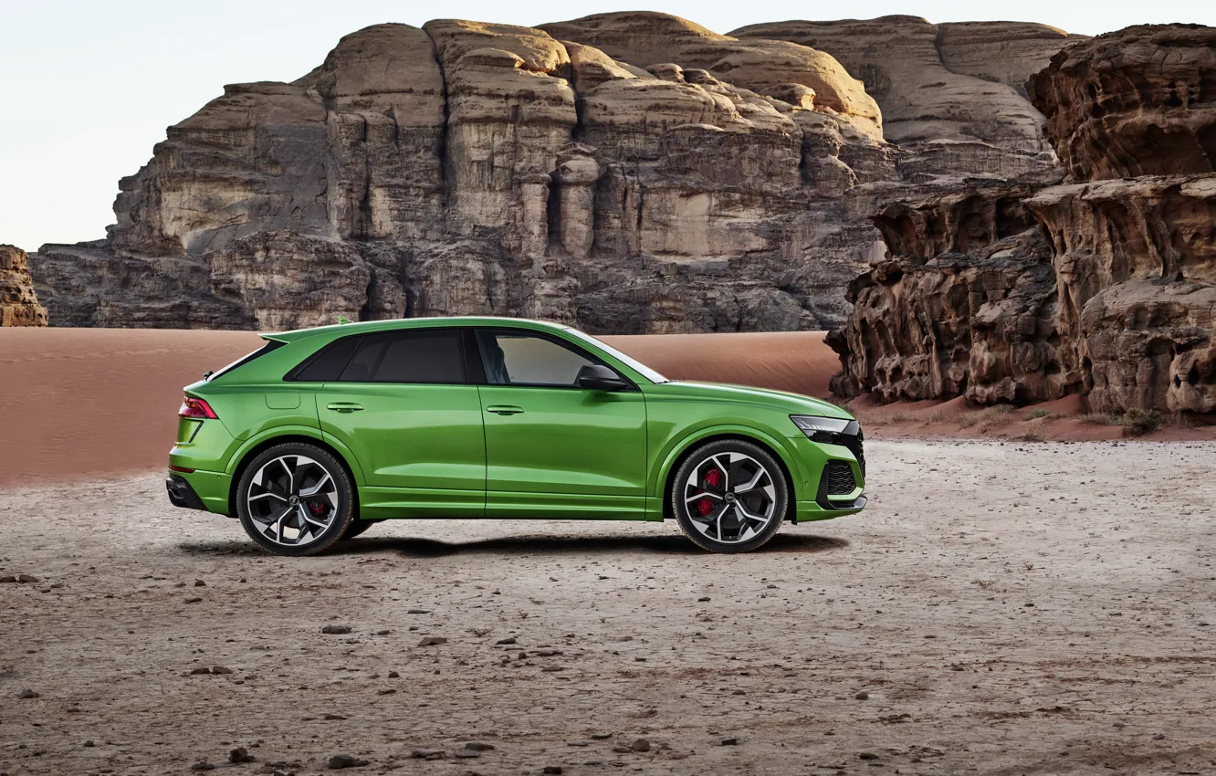 Фото обои Audi, пустыня, вид сбоку, кроссовер, 2020, RS Q8