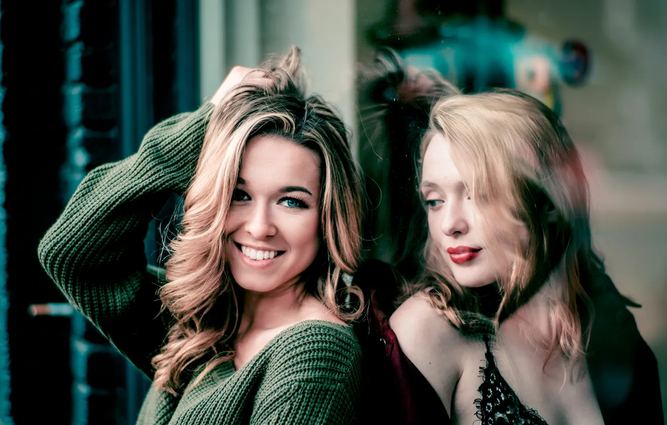 Фото обои девушка, лицо, улыбка, волосы