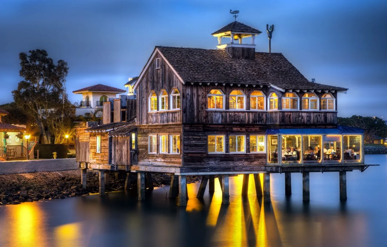 Фото обои lights, house, sea, coast, wood