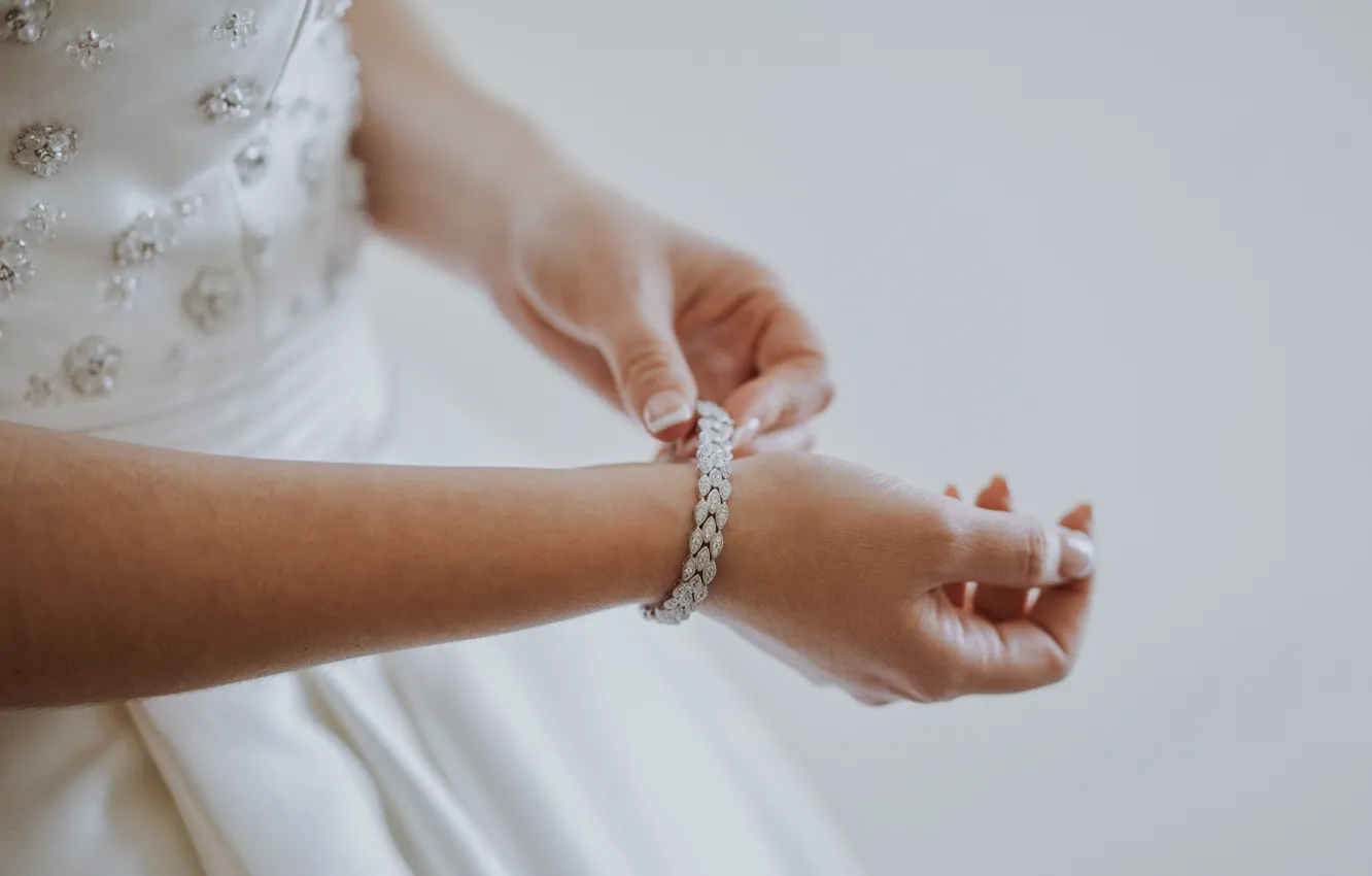 Фото обои камни, руки, браслет, невеста