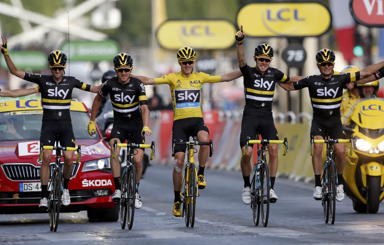Фото обои победа, гонка, спорт, Париж, велосипедисты, велоспорт, Chris Froome, Тур де Франс