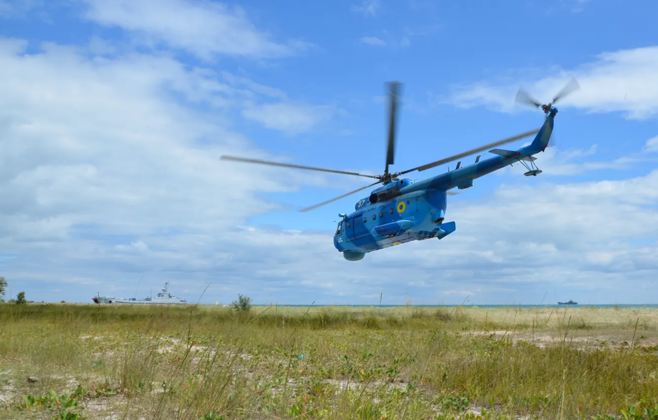 Фото обои Трава, Корабль, Вертолет, Украина, Противолодочный вертолёт, ВМСУ, ВМС Украины, Проект 773