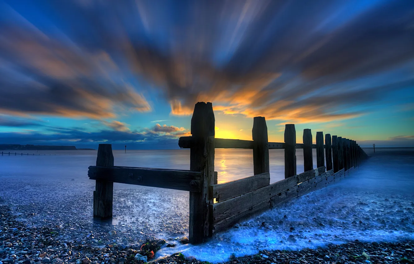 Фото обои море, небо, облака, свет, ограда
