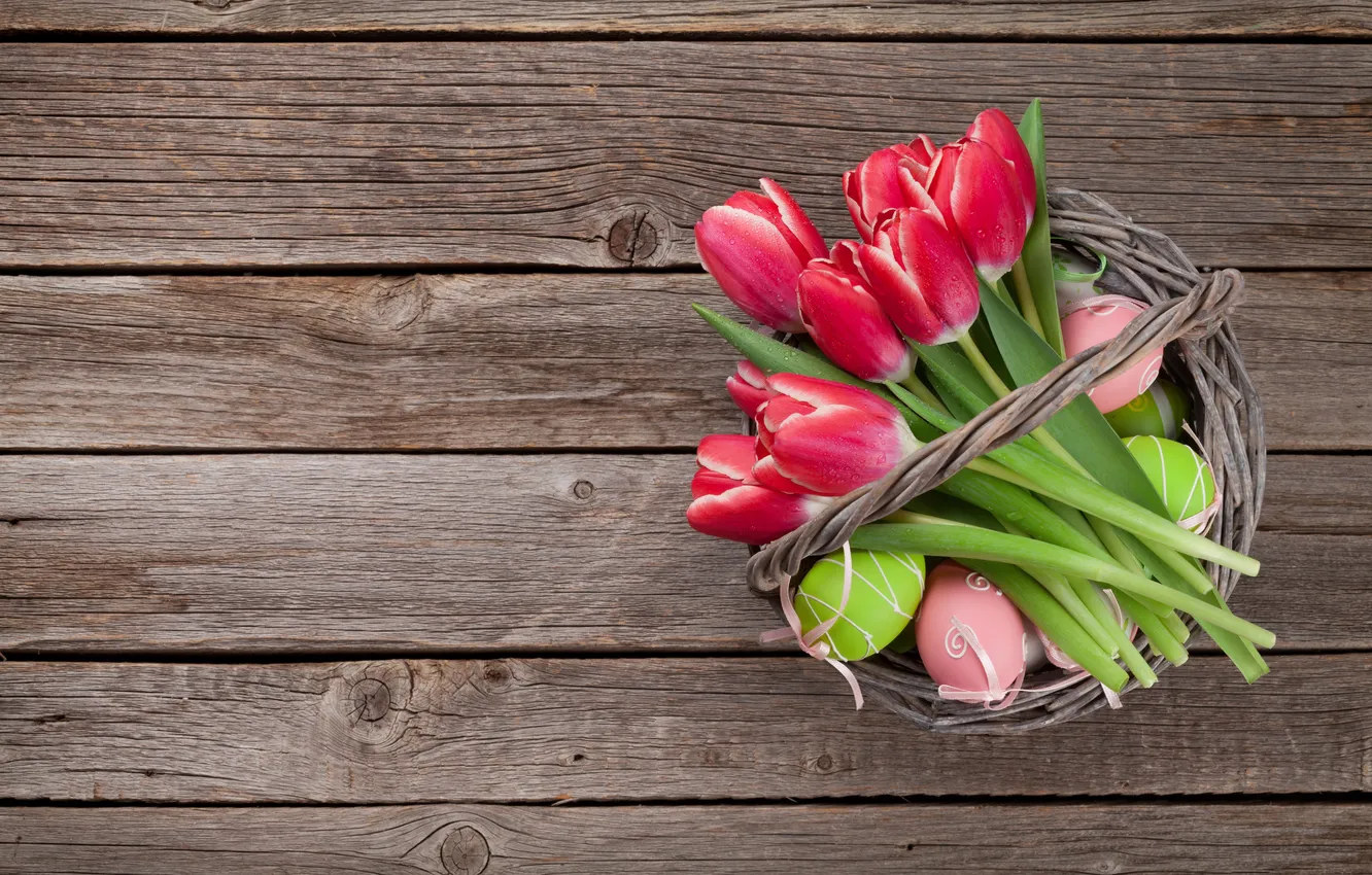Фото обои цветы, яйца, весна, colorful, Пасха, тюльпаны, red, happy
