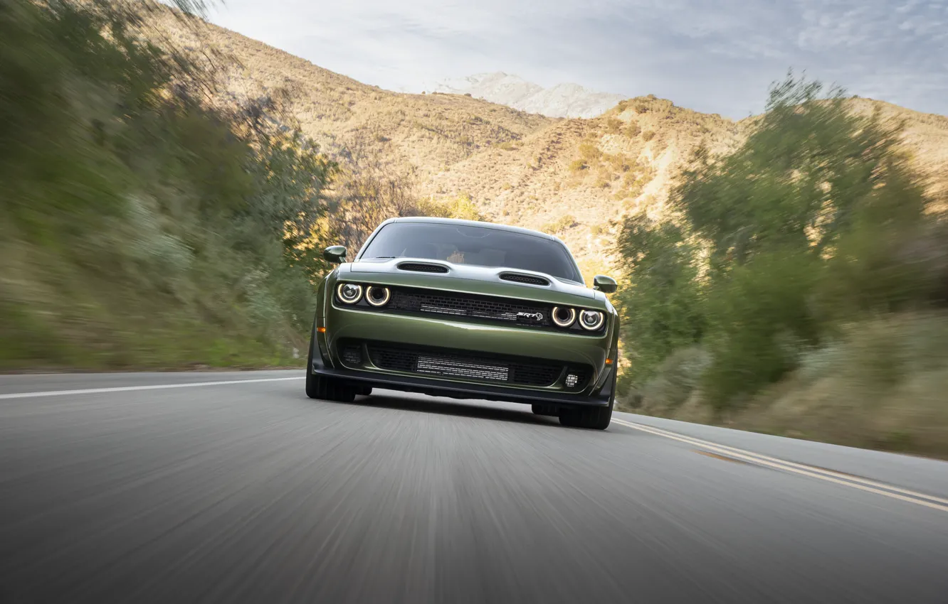 Фото обои Dodge, Challenger, вид спереди, масл кар, Dodge Challenger SRT Hellcat