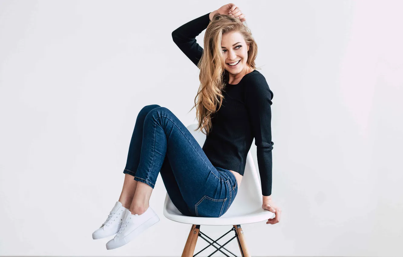 Фото обои fashion, chair, blond, clothing, enjoyment, cheerful, elegance, caucasian