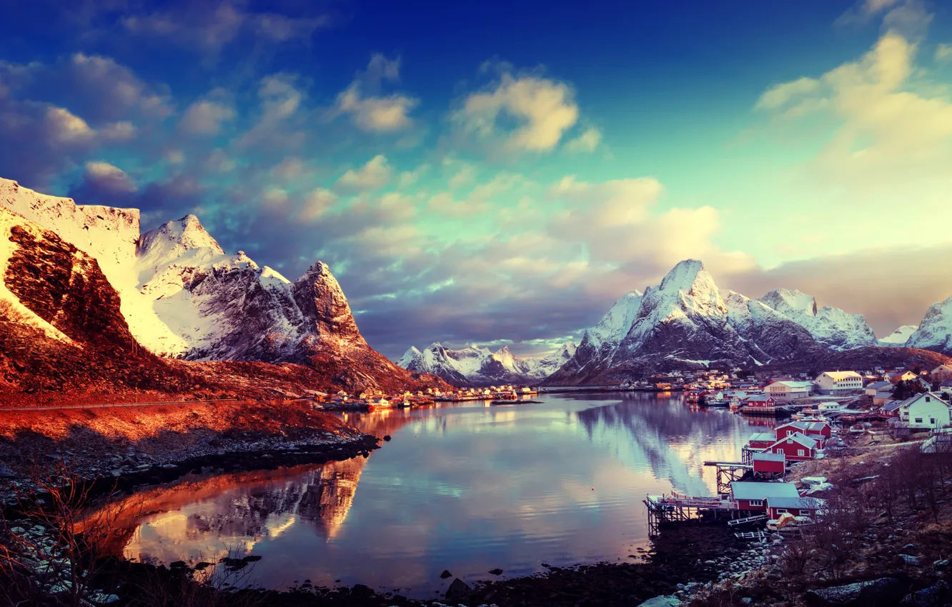 Фото обои зима, небо, солнце, облака, снег, горы, дома, Норвегия