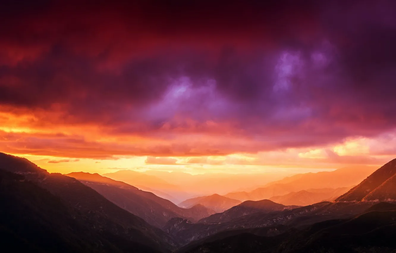 Фото обои Clouds, Sunset, Mountains, Colors, Backgraund, Beams