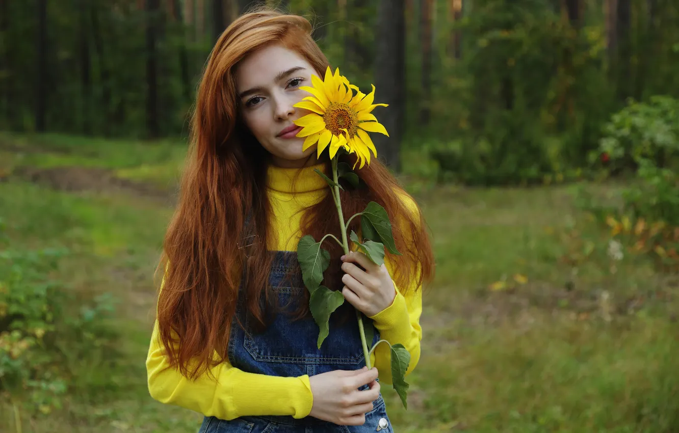 Фото обои forest, flower, nature, beautiful, redhead, cute, sunflower, pornstar