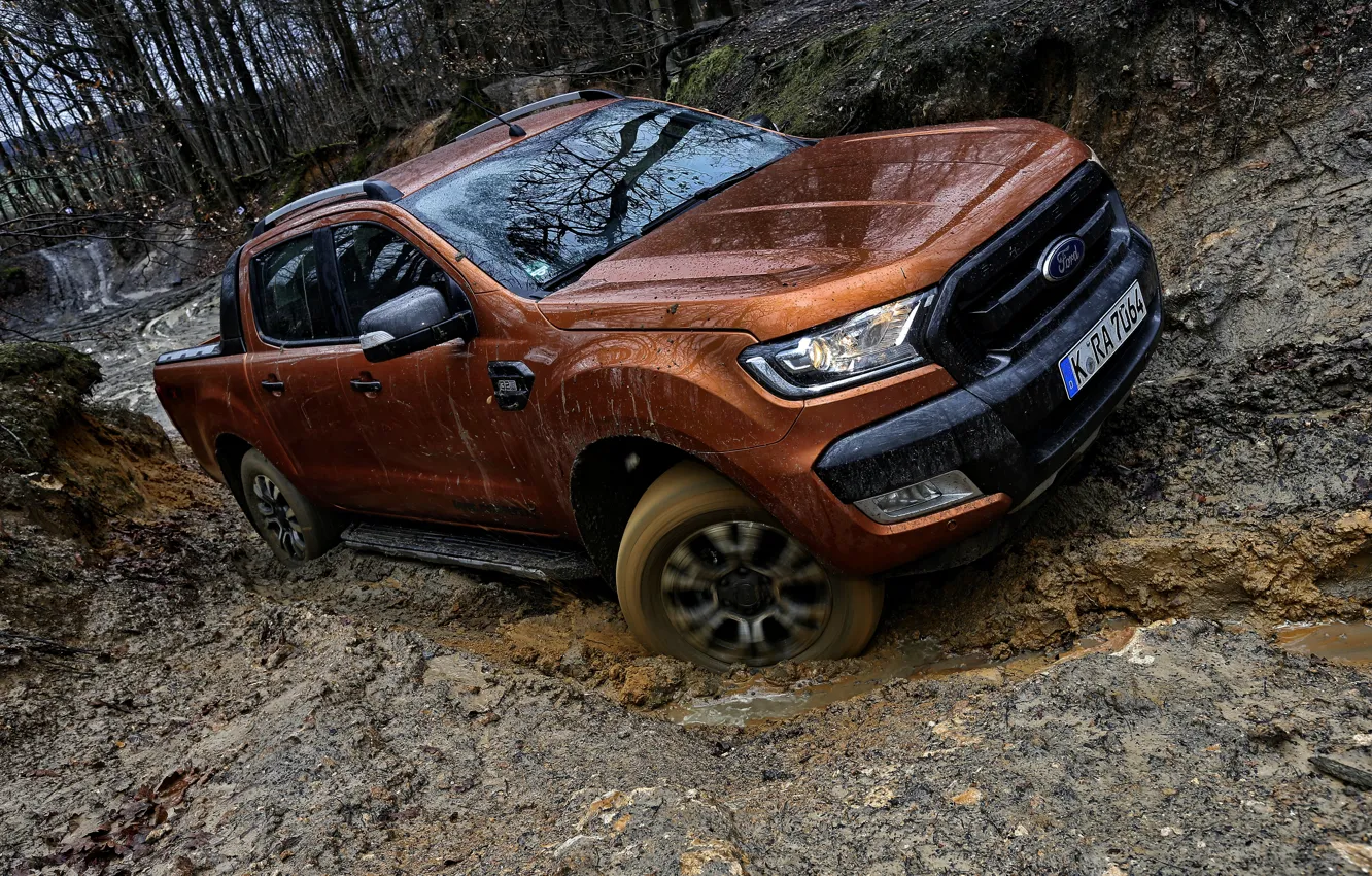 Фото обои лес, вода, деревья, Ford, грязь, колея, пикап, Ranger