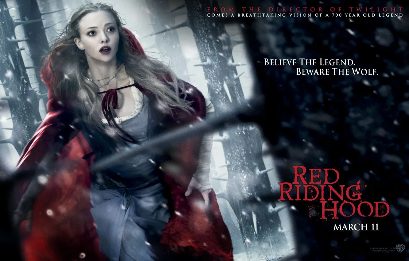 Фото обои зима, девушка, сказка, триллер, бежит, 2011, ужасы, Red Riding Hood