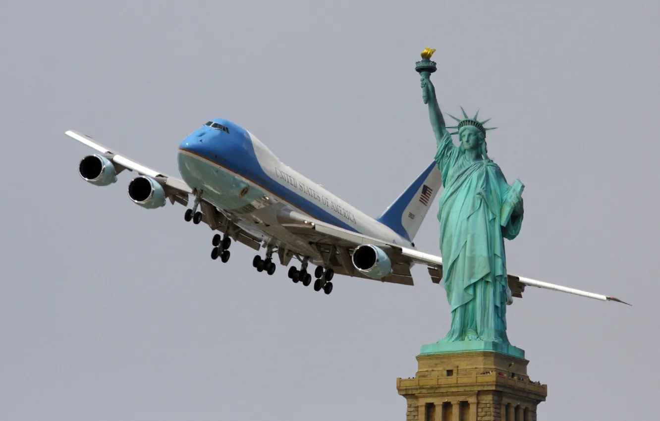 Фото обои небо, самолет, статуя свободы