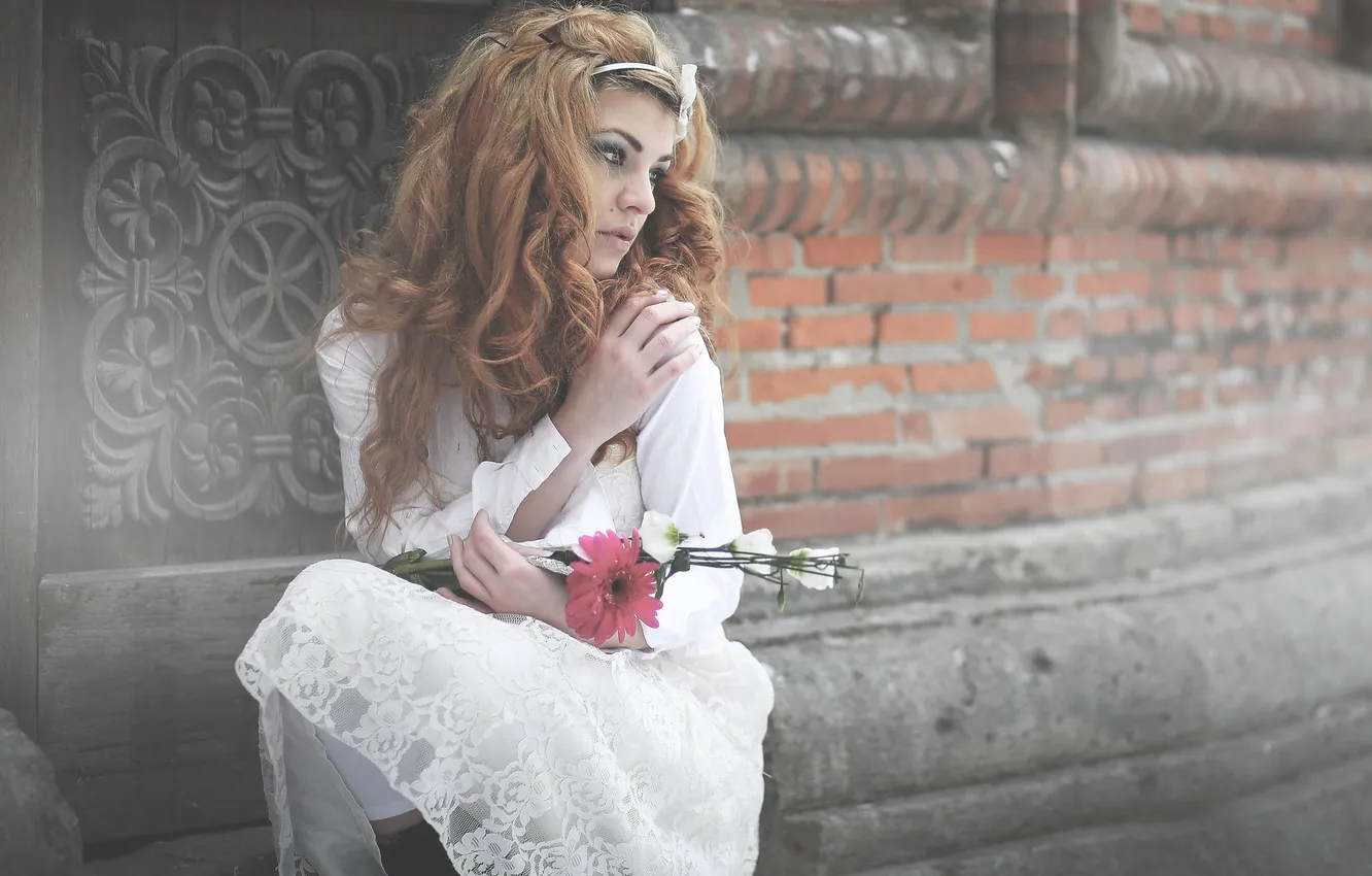 Фото обои грусть, цветы, платье, broken wing
