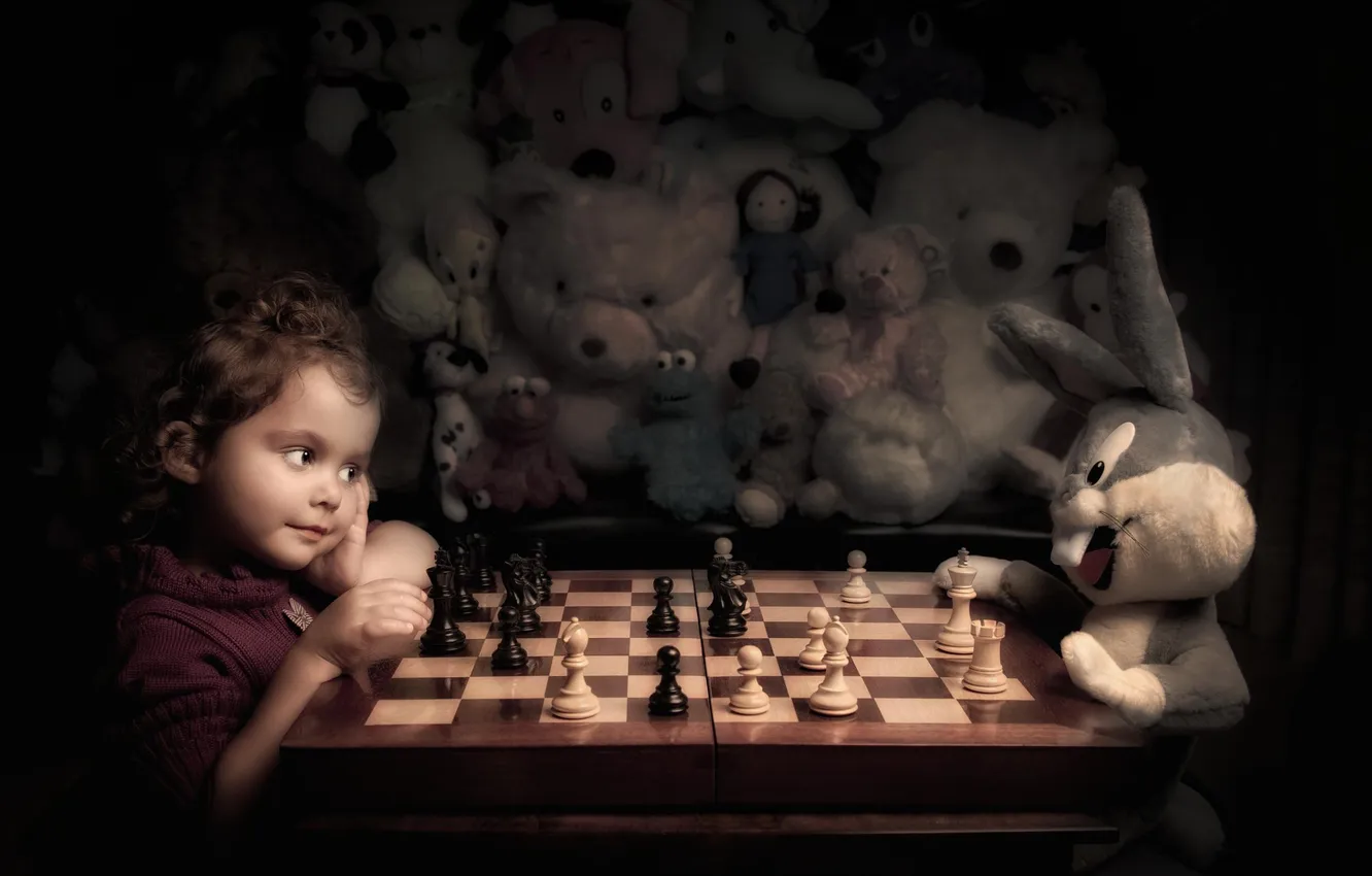 Фото обои игрушка, игра, кролик, шахматы, девочка