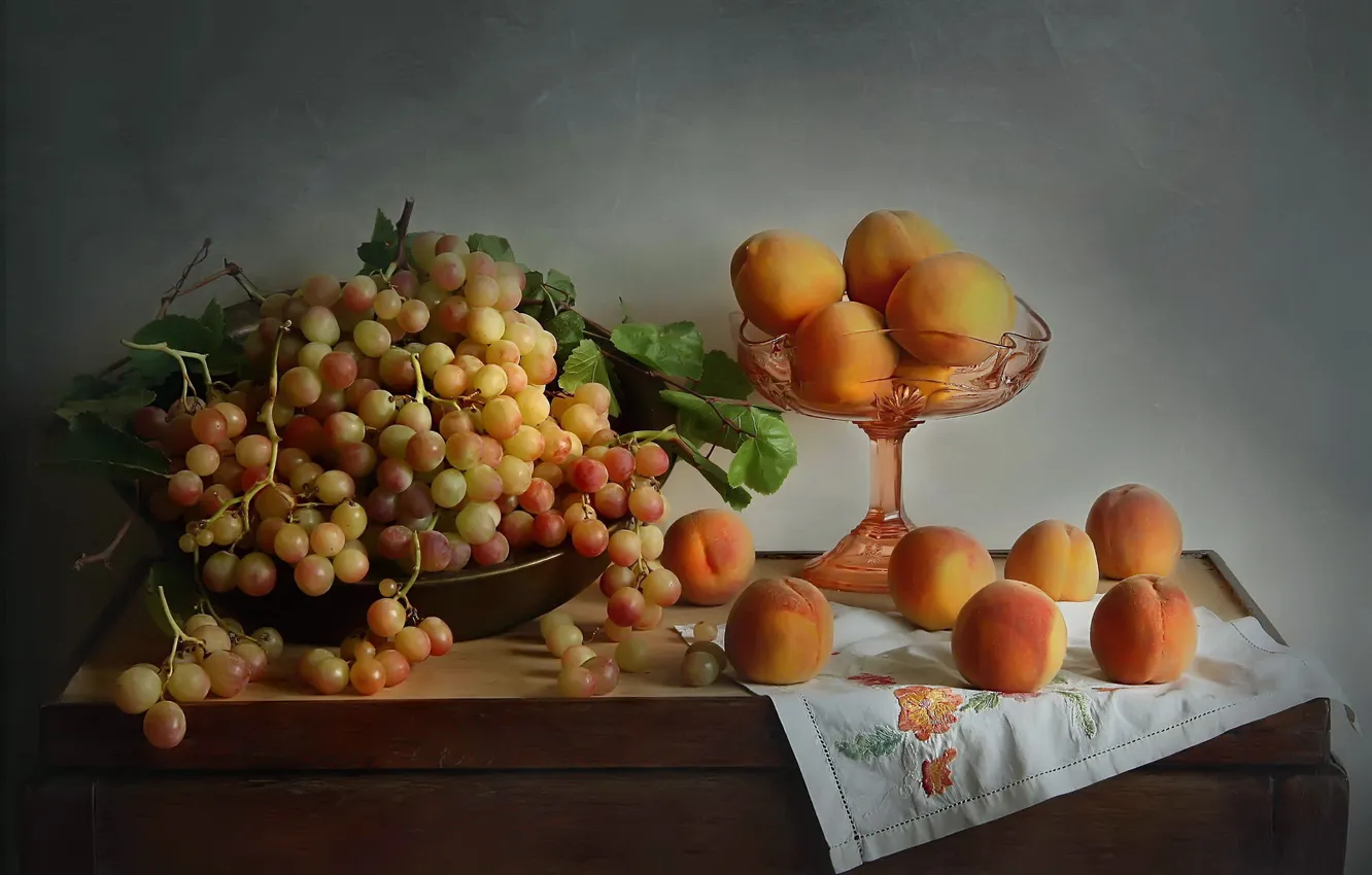 Фото обои осень, виноград, натюрморт, персики, натюрморт с фруктами