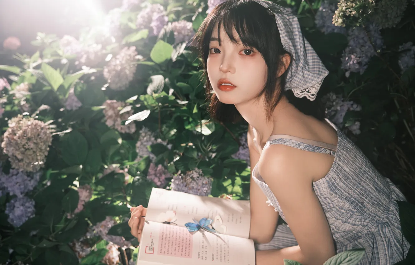 Фото обои Beautiful, Asian, Model, Flowers, Woman, Cute, Pretty, Reading