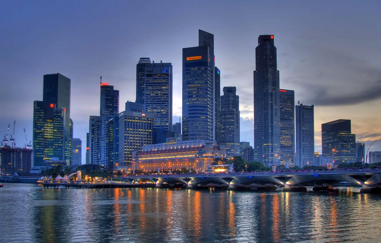 Фото обои небо, облака, мост, огни, небоскреб, дома, вечер, singapore
