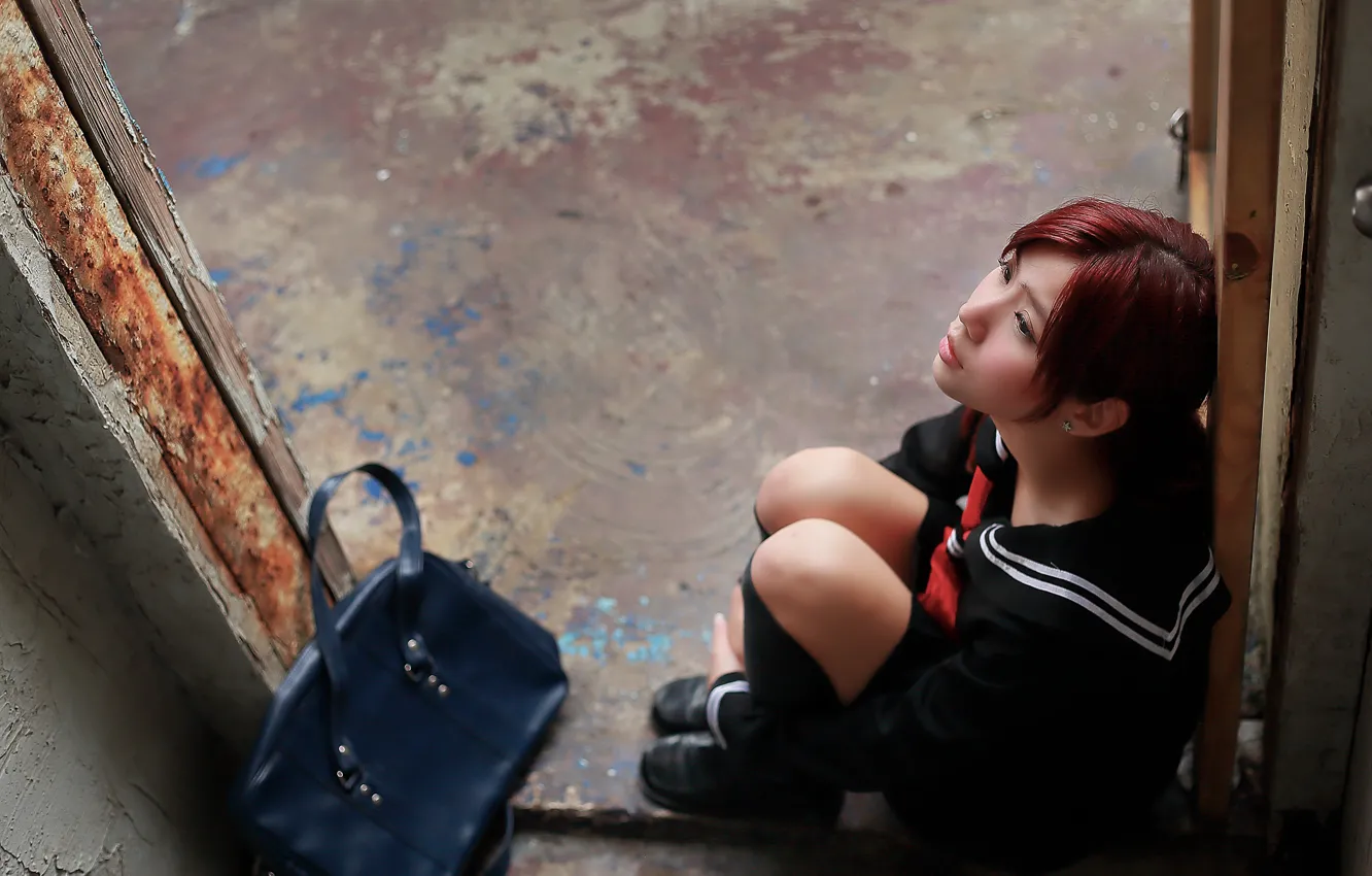 Фото обои девушка, лицо, печаль, сумка, азиатка, сидит