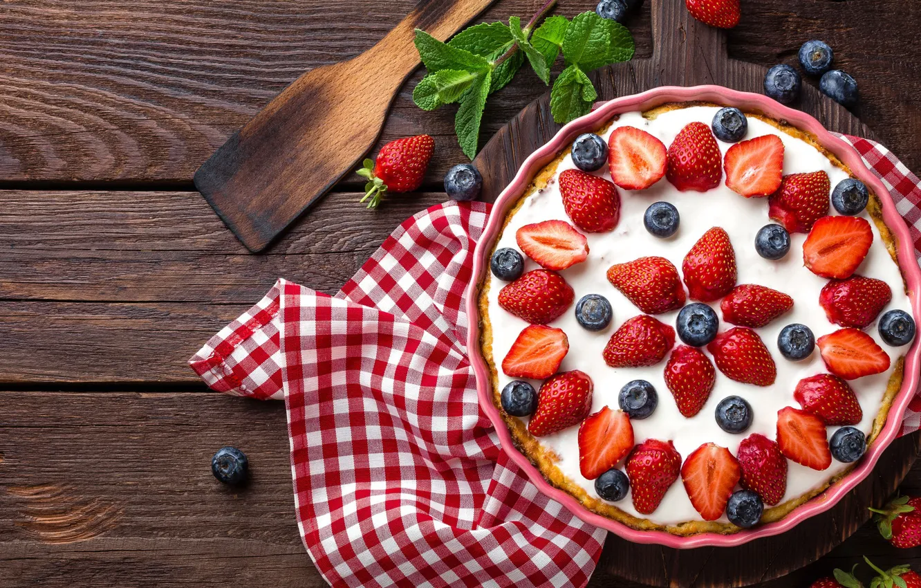 Фото обои ягоды, клубника, пирог, ткань, мята, голубика